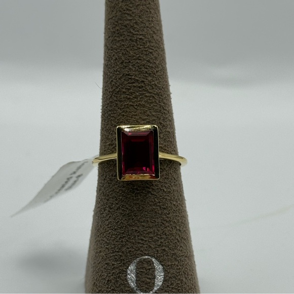 Elegant baguette lab created ruby ring sterling silver 14k gold plated size 8. - Picture 2 of 9